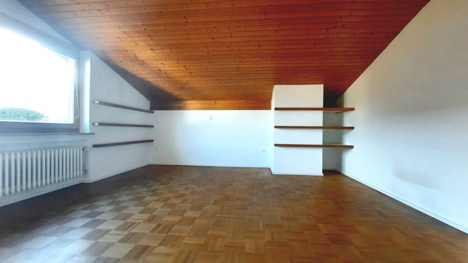 Zimmer 2 von 3 im OG